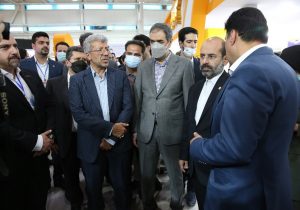 بازدید مدیران بیمه مرکزی از غرفه بانک ملی ایران در نمایشگاه بانک، بورس و بیمه