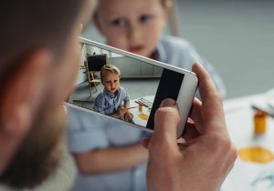 محدودیت فرانسه برای انتشار عکس کودکان در فضای مجازی